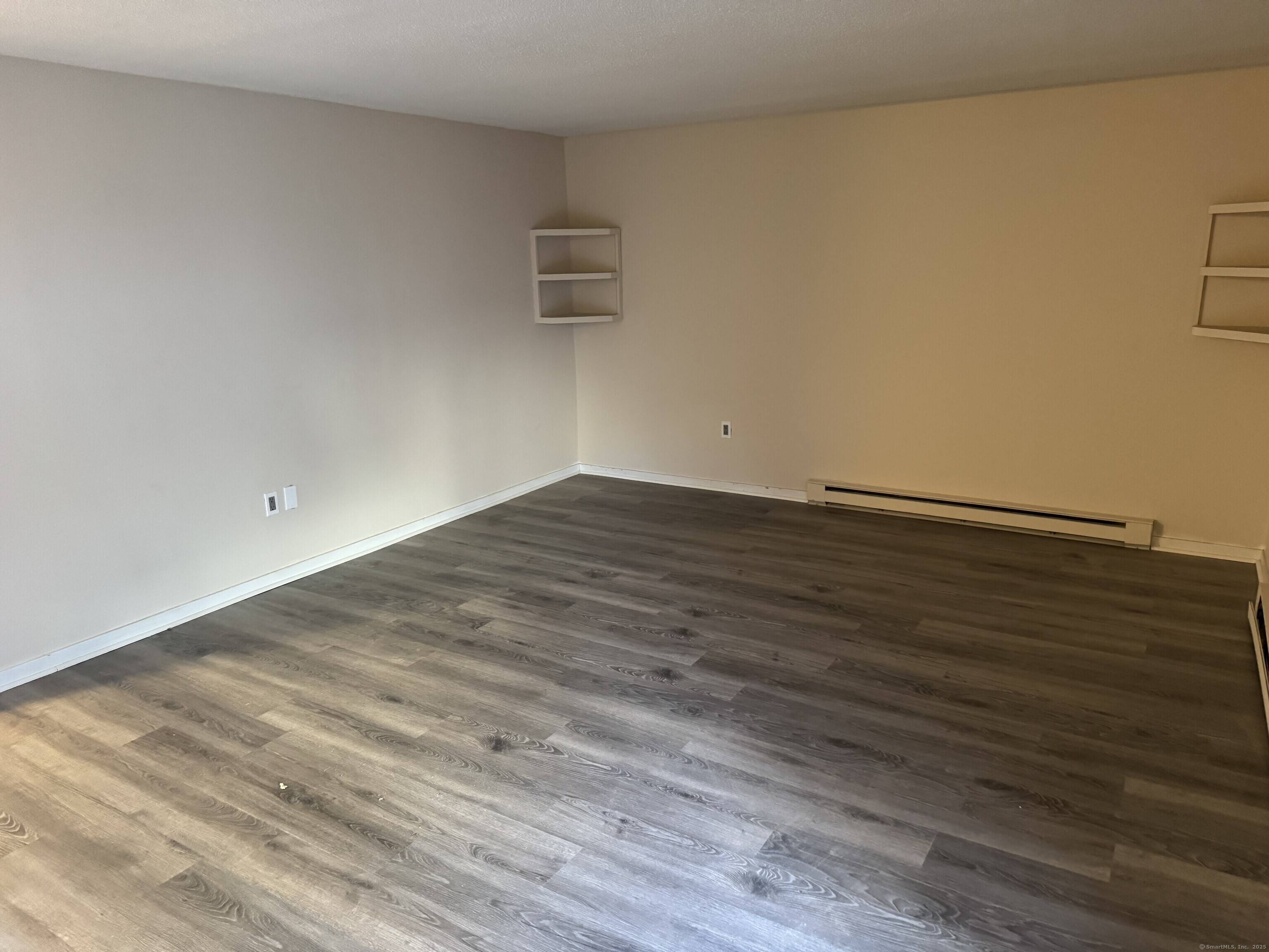 Middletown, CT 06457,211 Burgundy Hill Lane #211