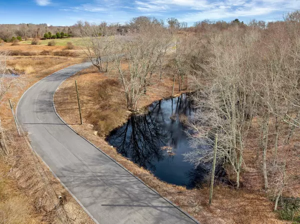 East Lyme, CT 06333,9 Farm Meadow Road