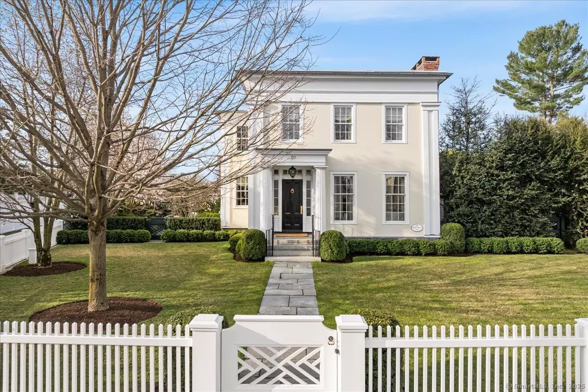 Essex, CT 06426,30 Main Street