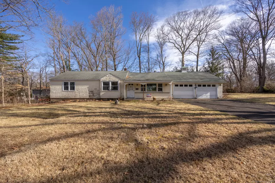 26 Lake Garda Drive, Farmington, CT 06085