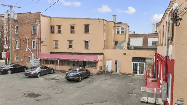 Waterbury, CT 06710,33 Willow Street