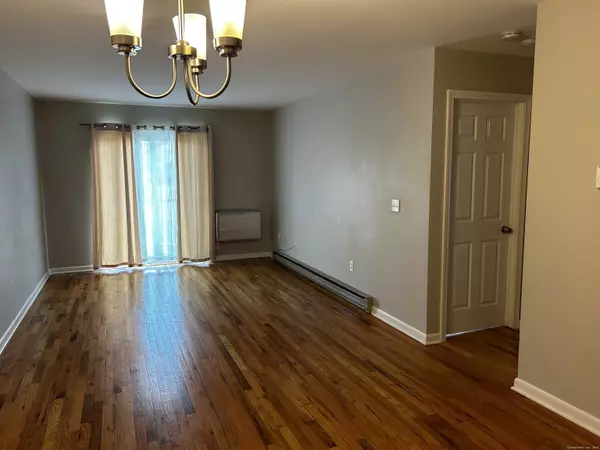 Stratford, CT 06615,115 Short Beach Road #106