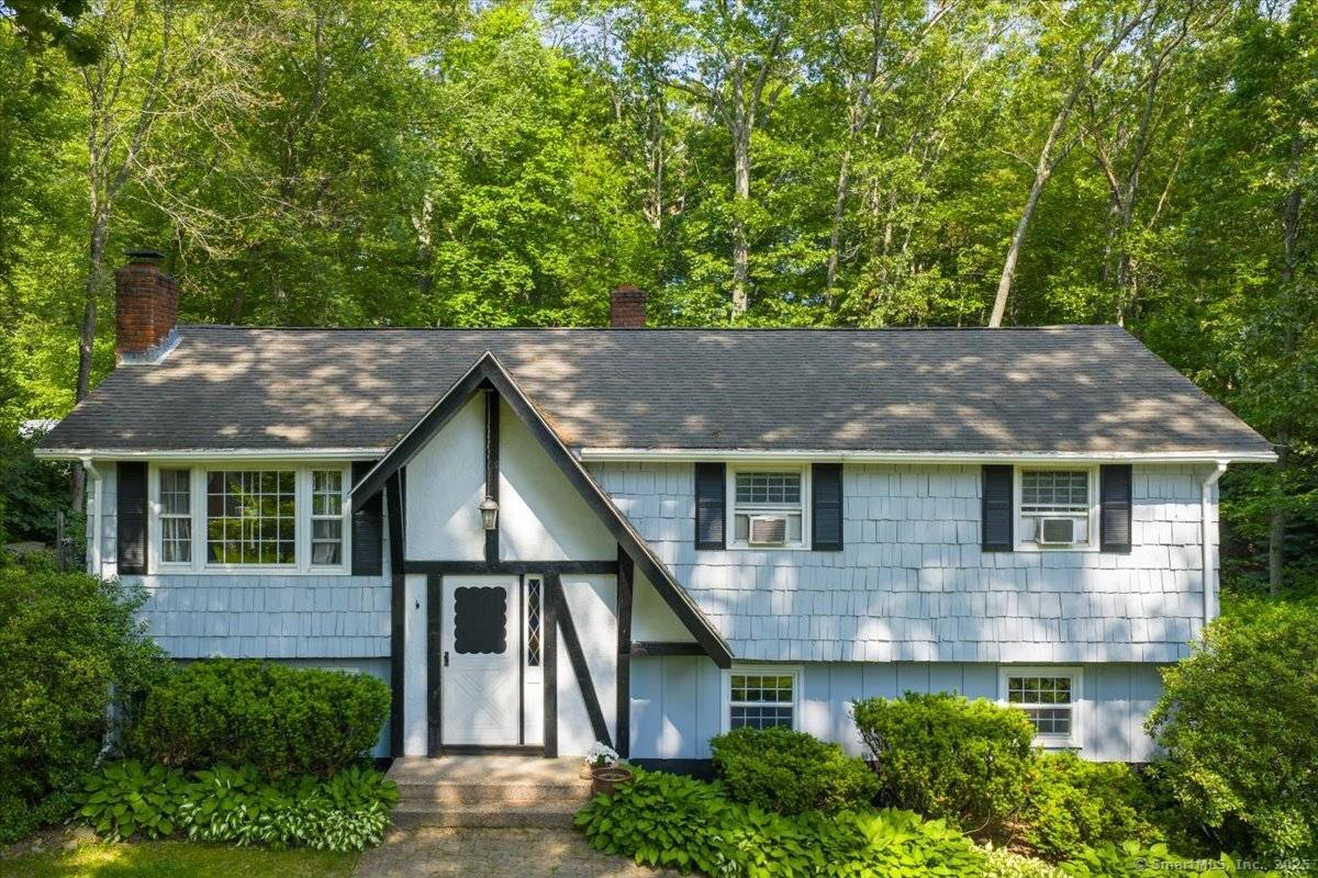 10 Lucerne Drive, Willington, CT 06279
