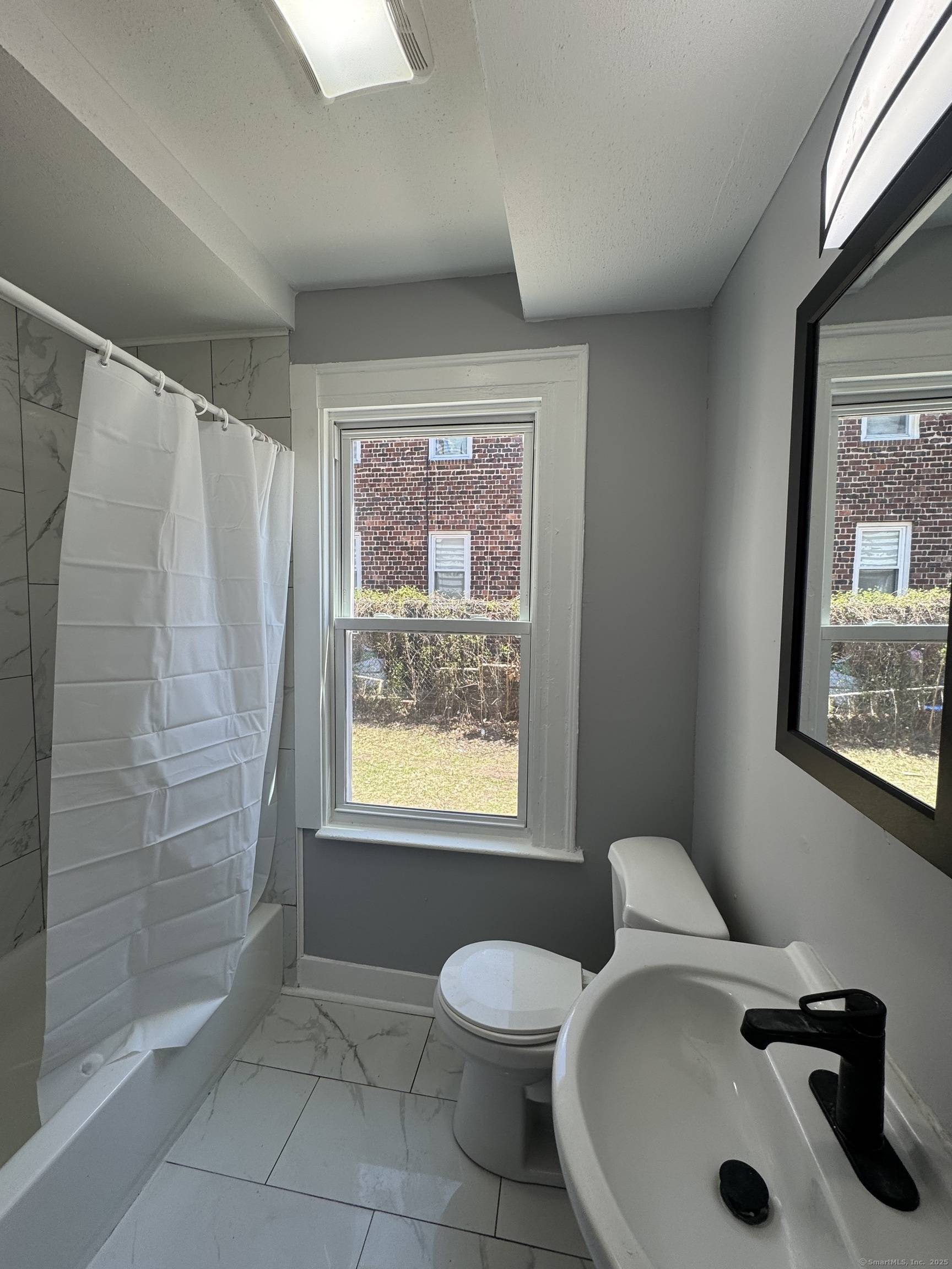 New Haven, CT 06511,174 Goffe Terrace #1st floor