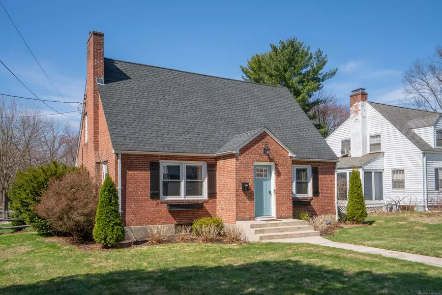 17 Tecumseh Road, West Hartford, CT 06117