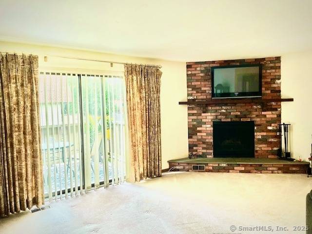 Stamford, CT 06902,202 Soundview Avenue #3