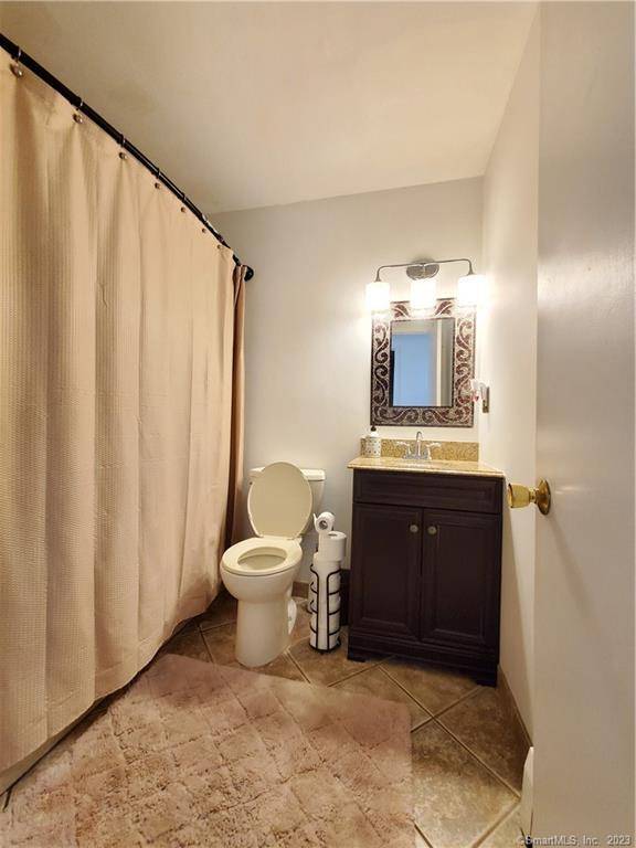 New Haven, CT 06519,649 Congress Avenue #1