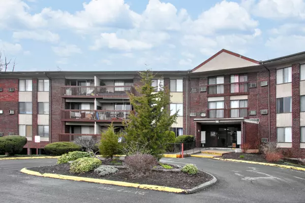 2113 Cromwell Hills Drive #2113, Cromwell, CT 06416