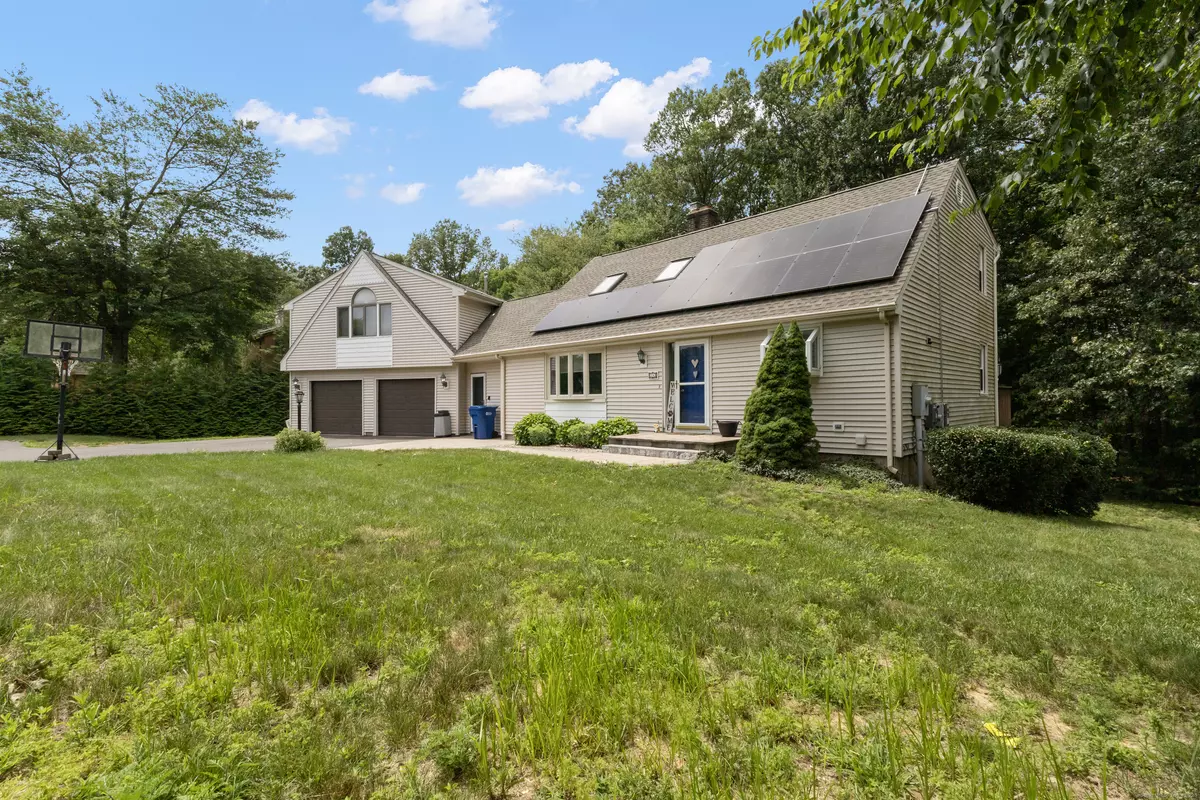 Windsor, CT 06095,26 Lochview Drive