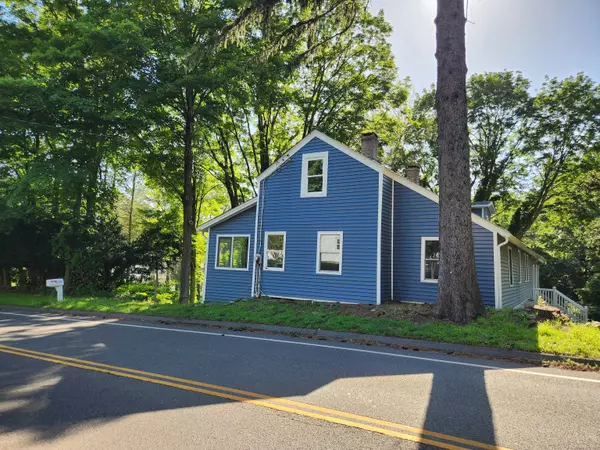 Trumbull, CT 06611,2449 Huntington Turnpike