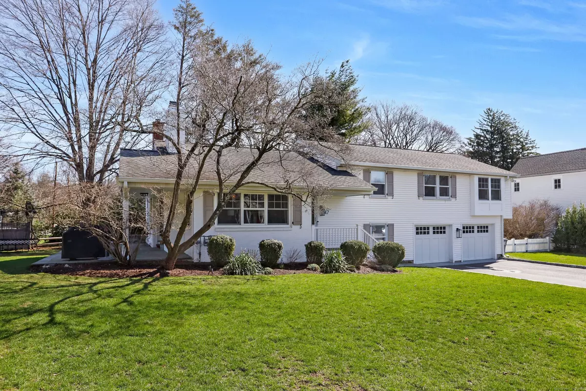 Darien, CT 06820,147 Holmes Avenue