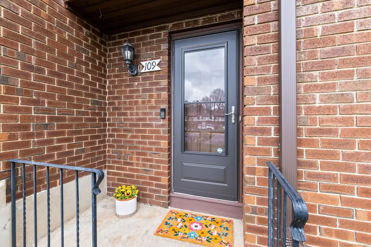 Rocky Hill, CT 06067,109 Cedar Hollow Drive #109