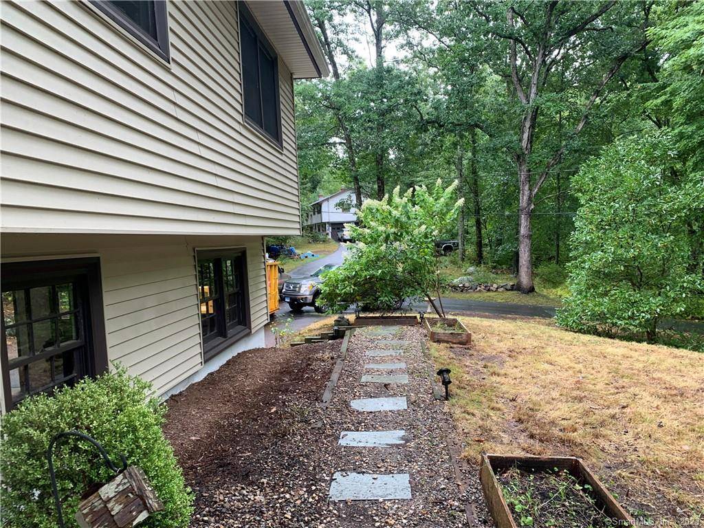 55 Amos White Road, Southbury, CT 06488