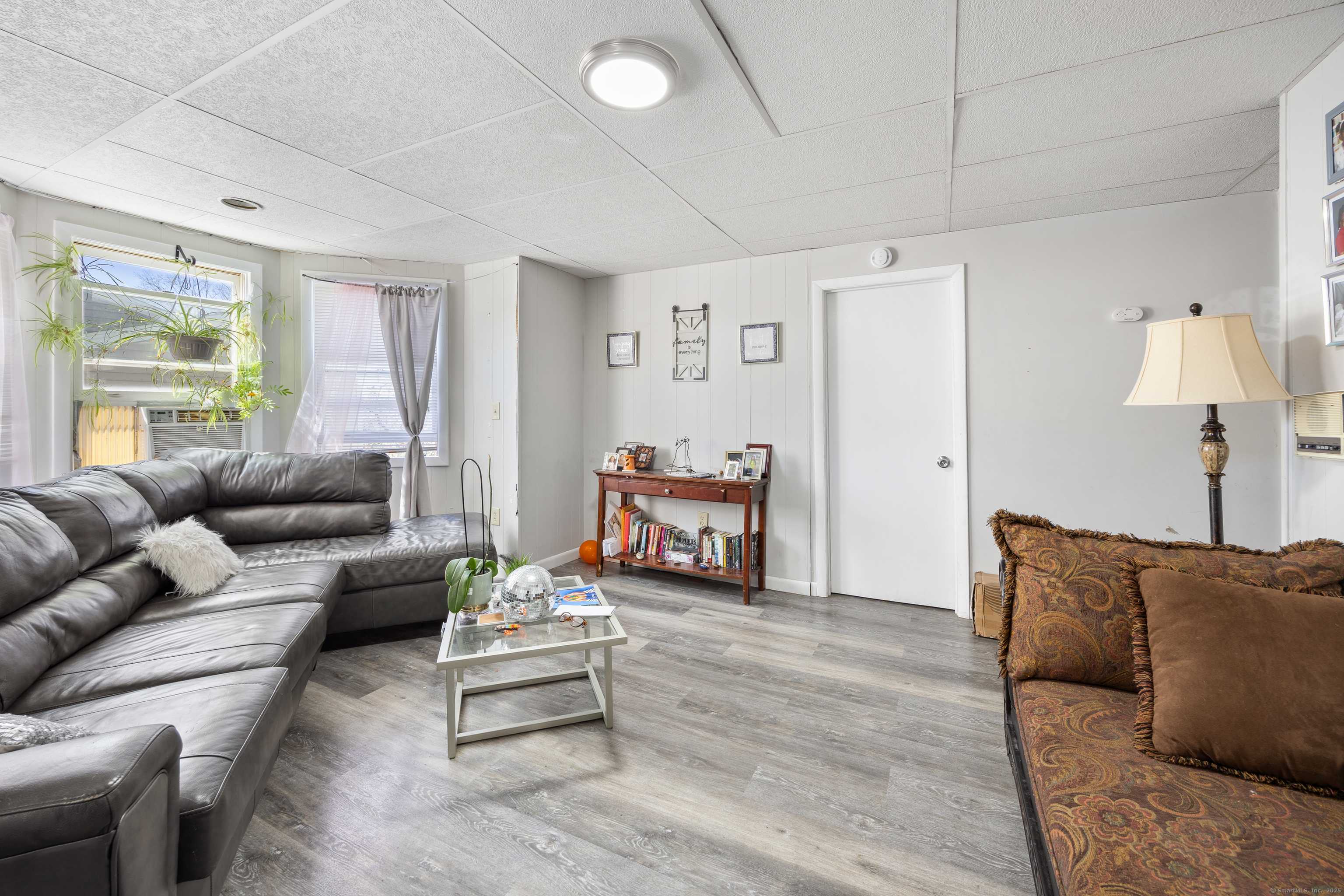 Meriden, CT 06451,42 Maple Street