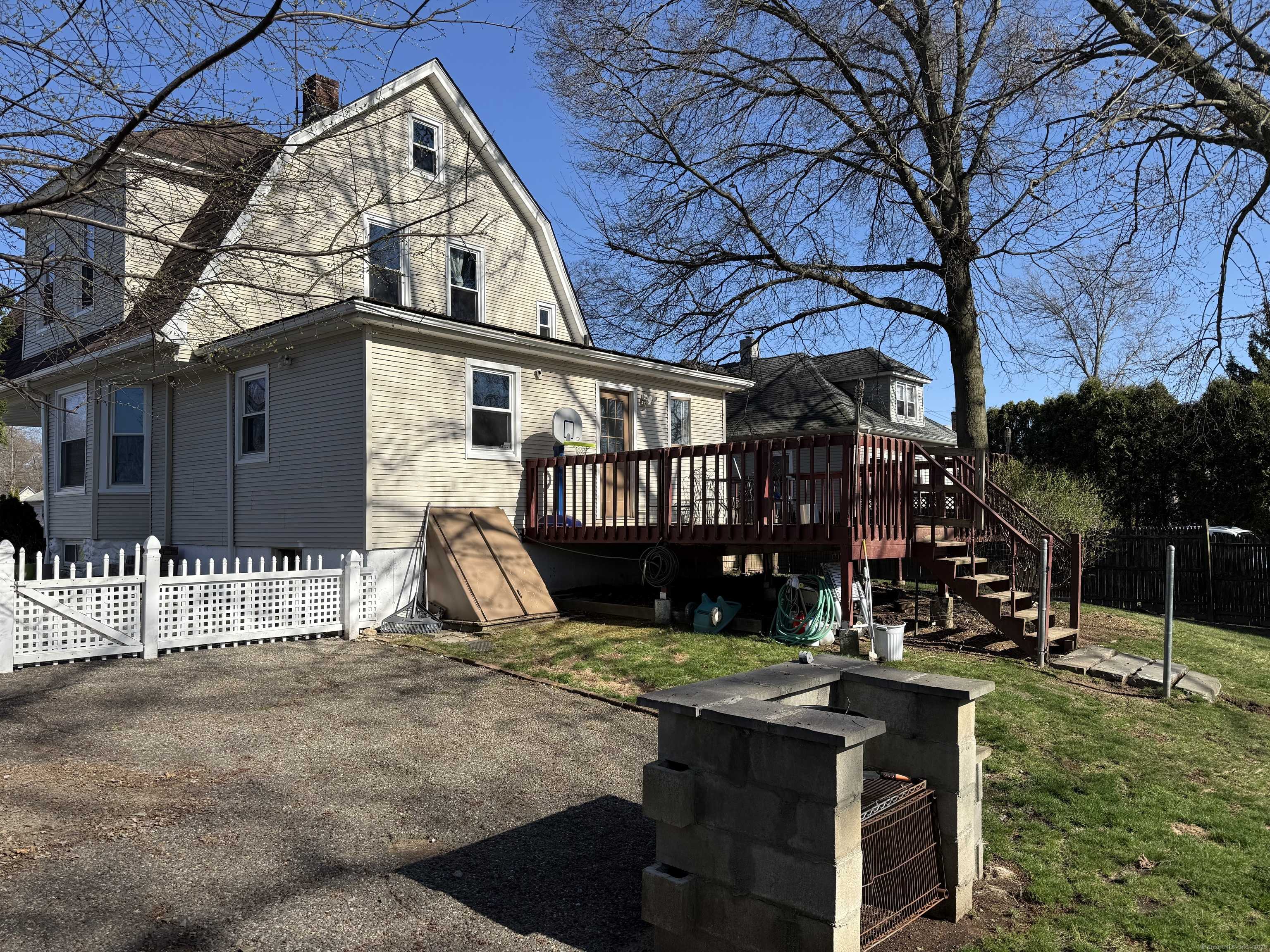 Stratford, CT 06614,795 Nichols Avenue