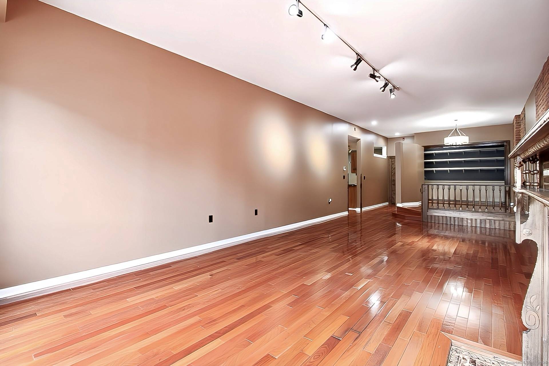 Hartford, CT 06106,1 Linden Place #APT 407