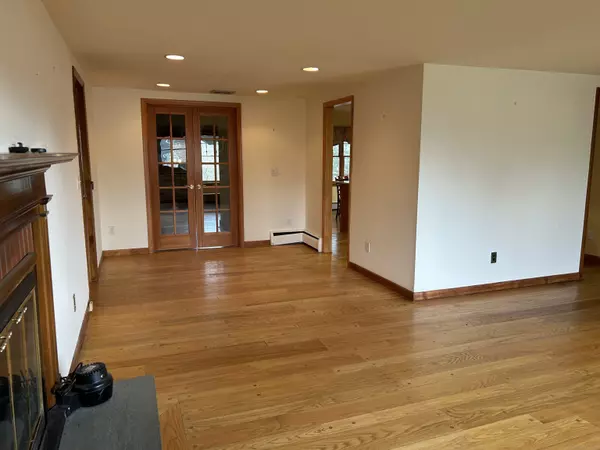 Norwalk, CT 06851,27 Fullin Road
