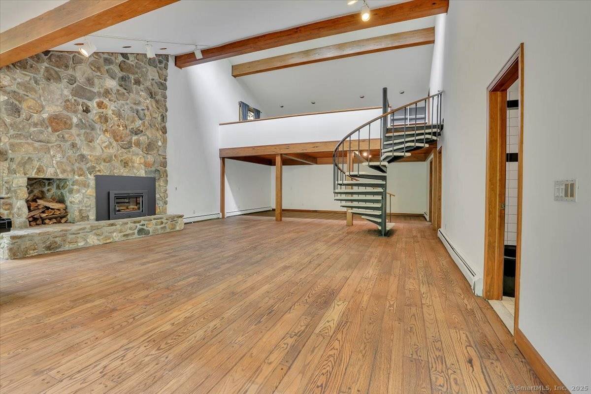 Morris, CT 06763,89 East Street