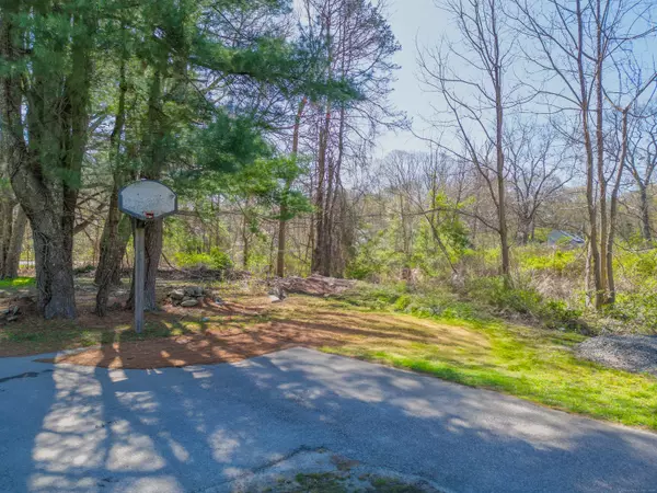 Groton, CT 06355,361 Flanders Road