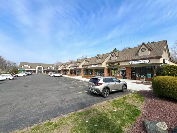 Plainville, CT 06062,17 Farmington Avenue