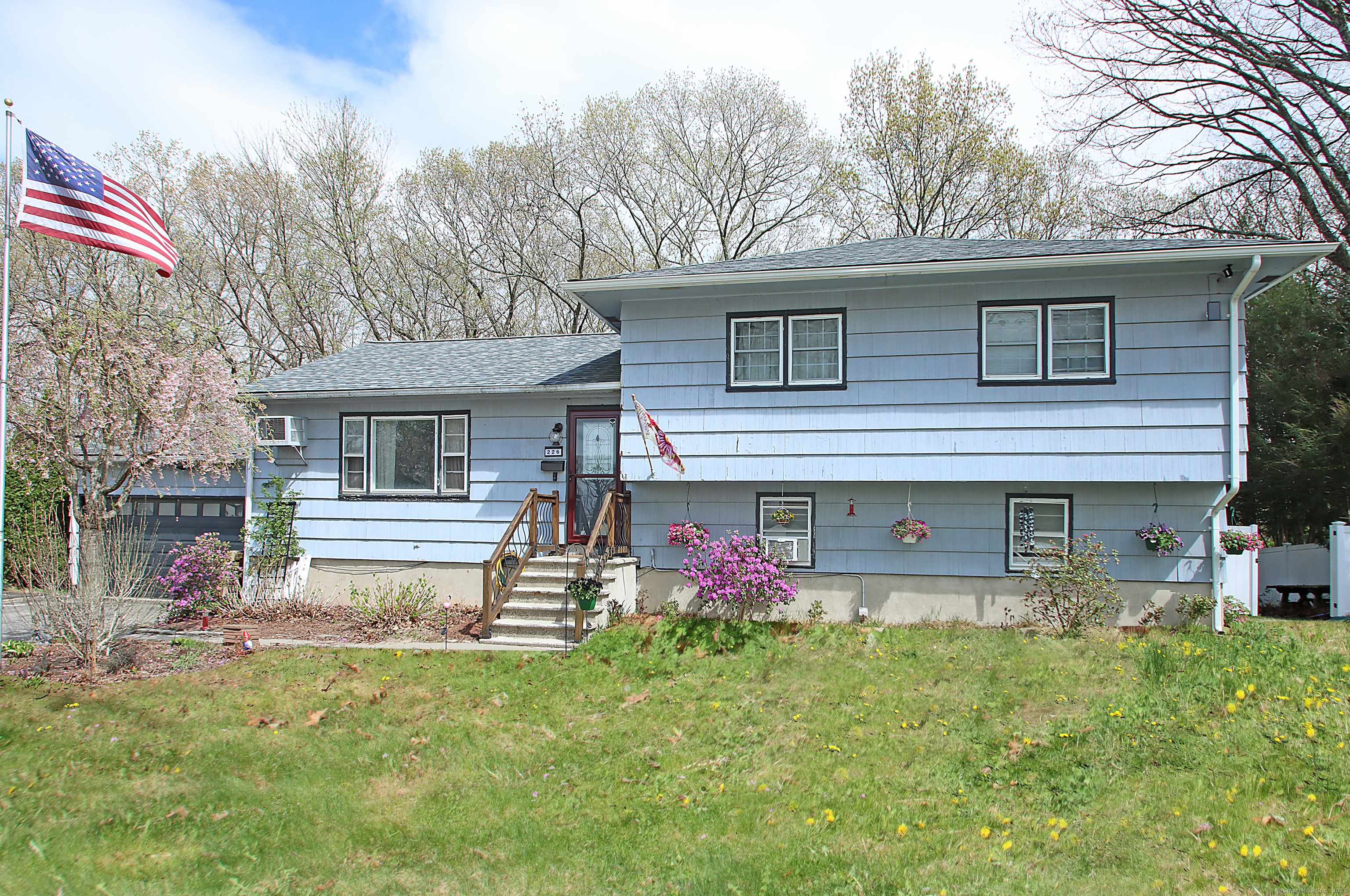 226 Beth Lane, Waterbury, CT 06705