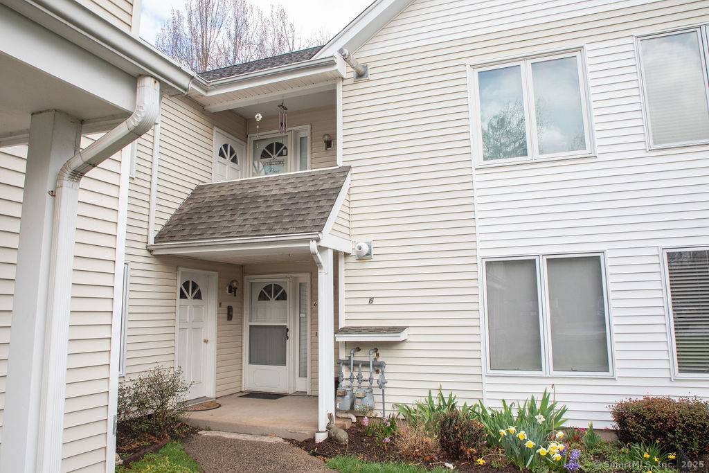 Newington, CT 06111,6 Millbrook Court #6