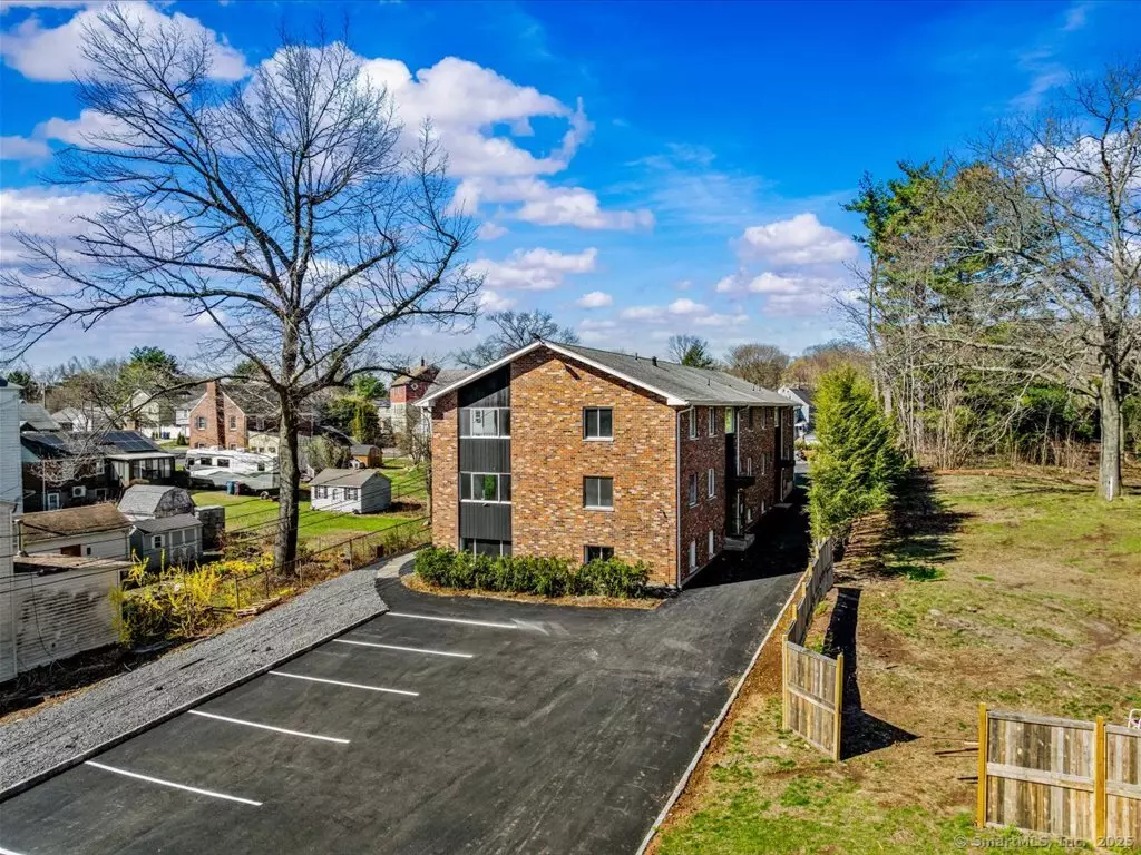 New Britain, CT 06053,98 Carlton Street #103