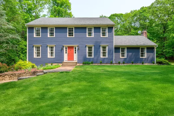 6 Beagle Trail, Newtown, CT 06482