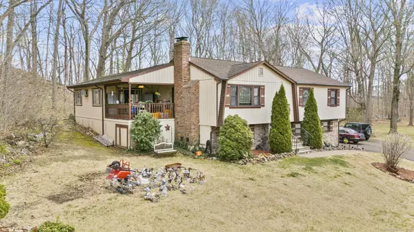 East Haven, CT 06513,3 Timberland Drive