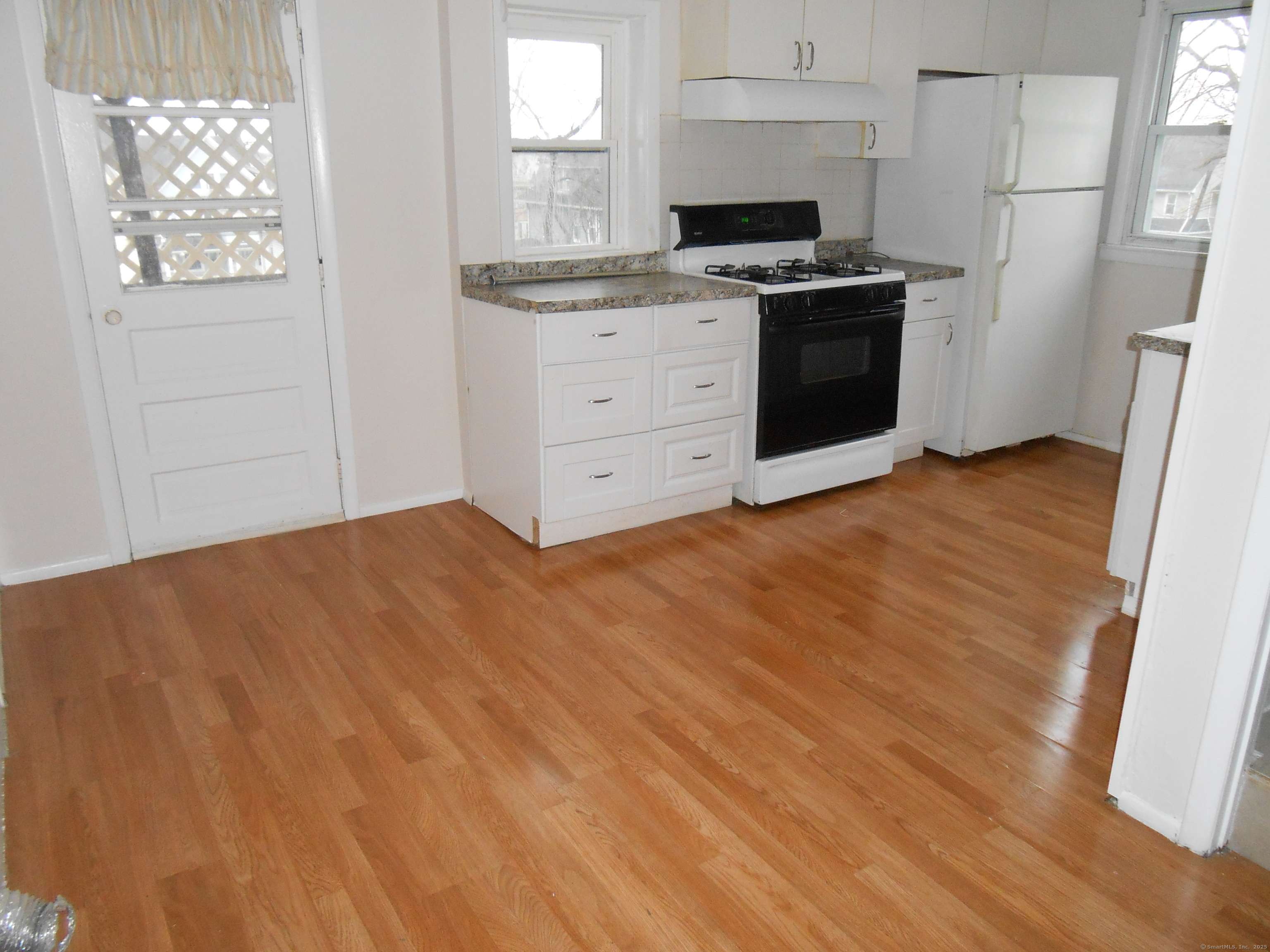 Bridgeport, CT 06606,379 Hawley Avenue #3