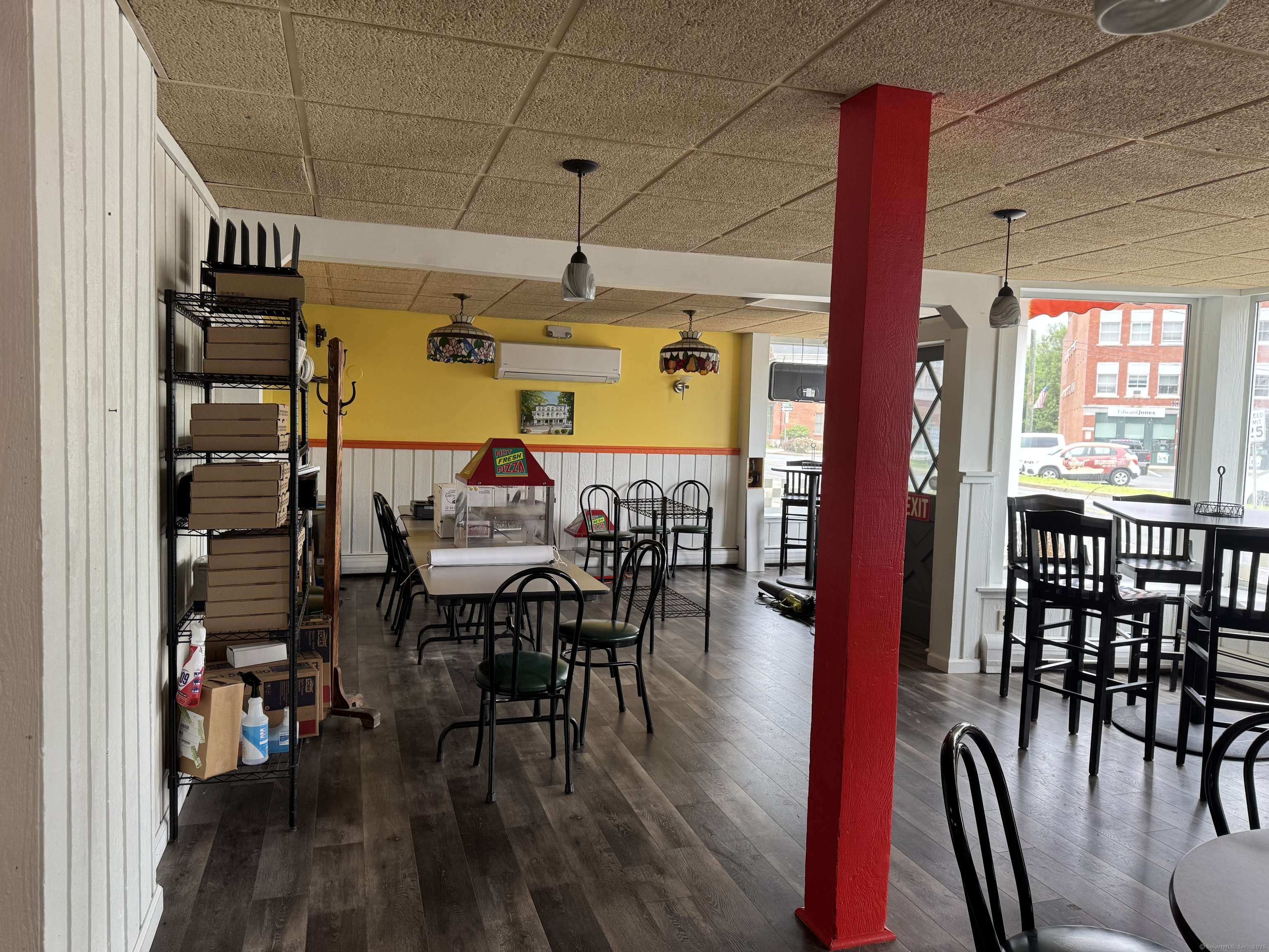 New Hartford, CT 06057,519 Main Street