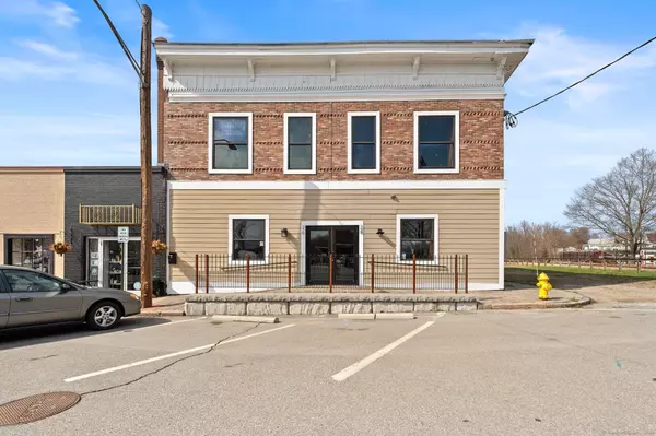 Putnam, CT 06260,26-28 Union Street
