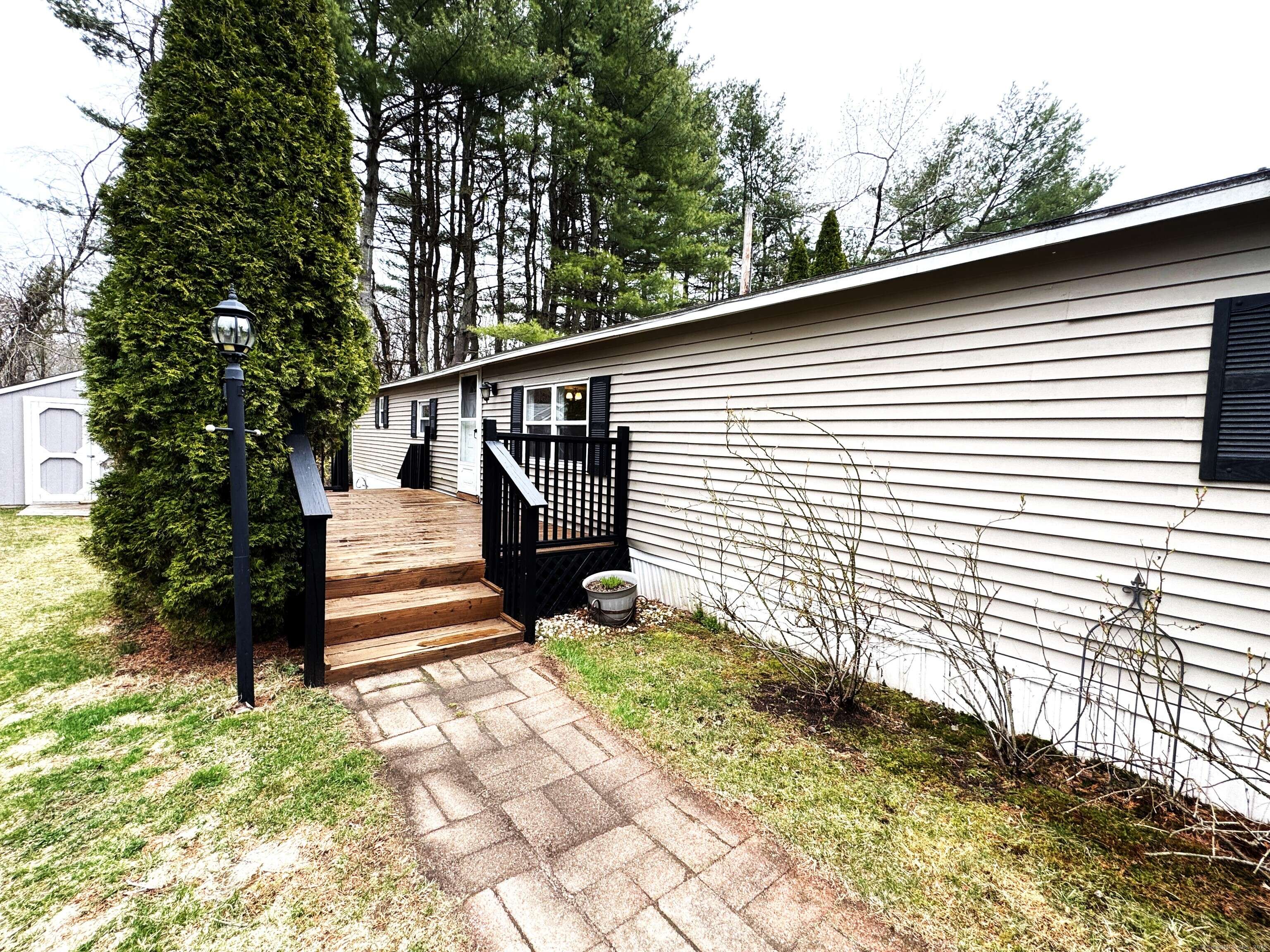91 Chaffeeville Road #Trlr 14, Mansfield, CT 06250