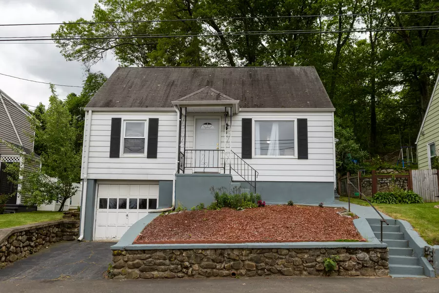 70 Manners Avenue, Naugatuck, CT 06770