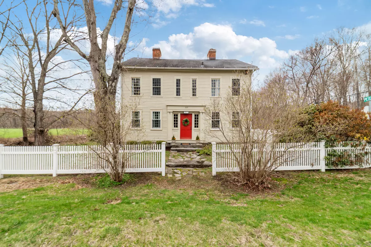 Woodbury, CT 06798,329 Weekeepeemee Road