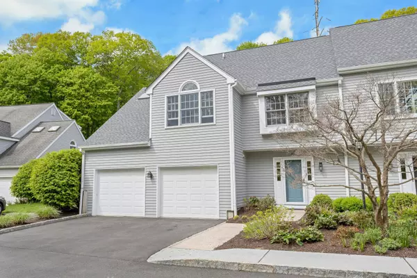 Ridgefield, CT 06877,120 Prospect Street #APT 55