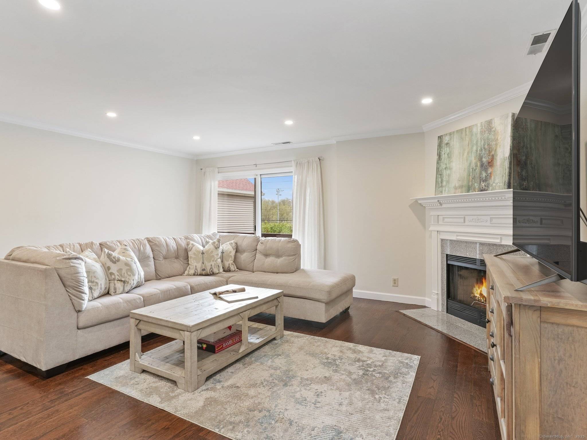 Stamford, CT 06907,1204 Hope Street #APT 9
