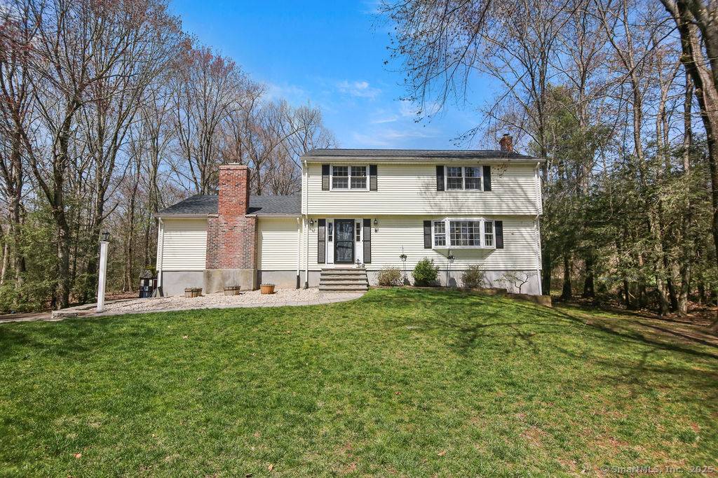 8 Gregory Lane, Simsbury, CT 06070