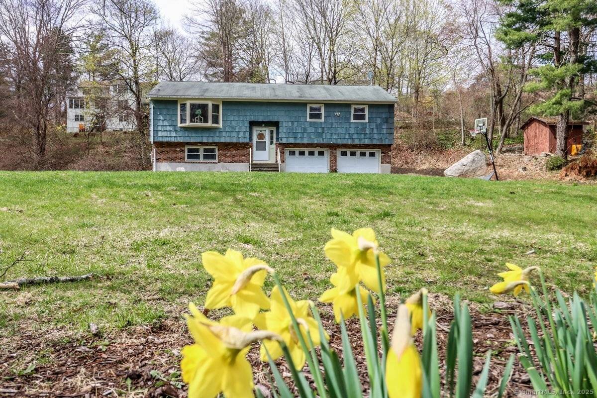 6 Glen Road, New Fairfield, CT 06812