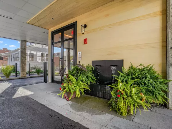 Fairfield, CT 06824,116 Sherman Street #1