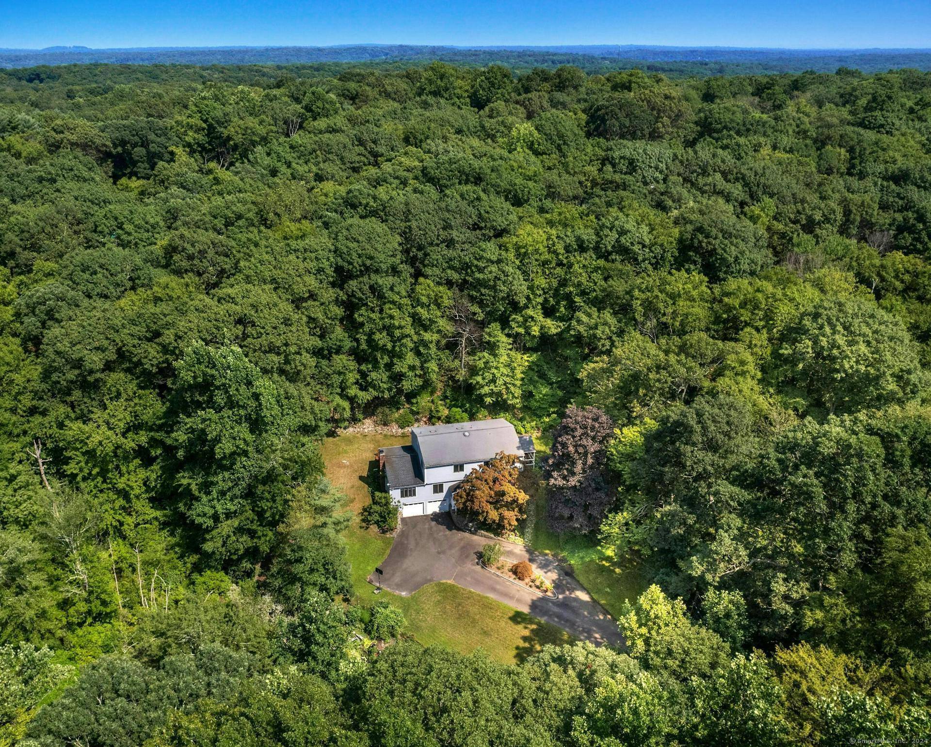 Weston, CT 06883,8 Oak Lane