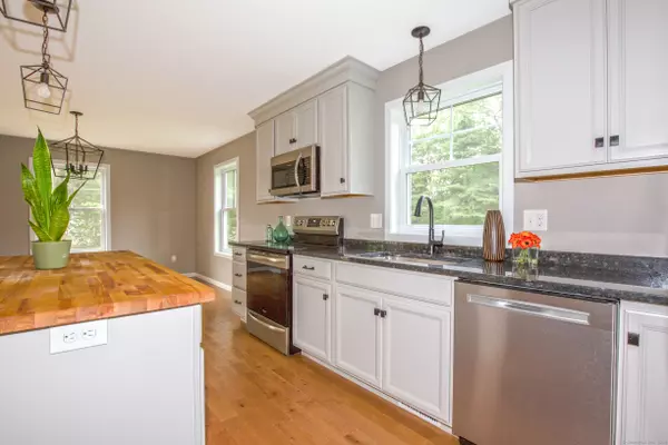 Enfield, CT 06082,3 Henry Road