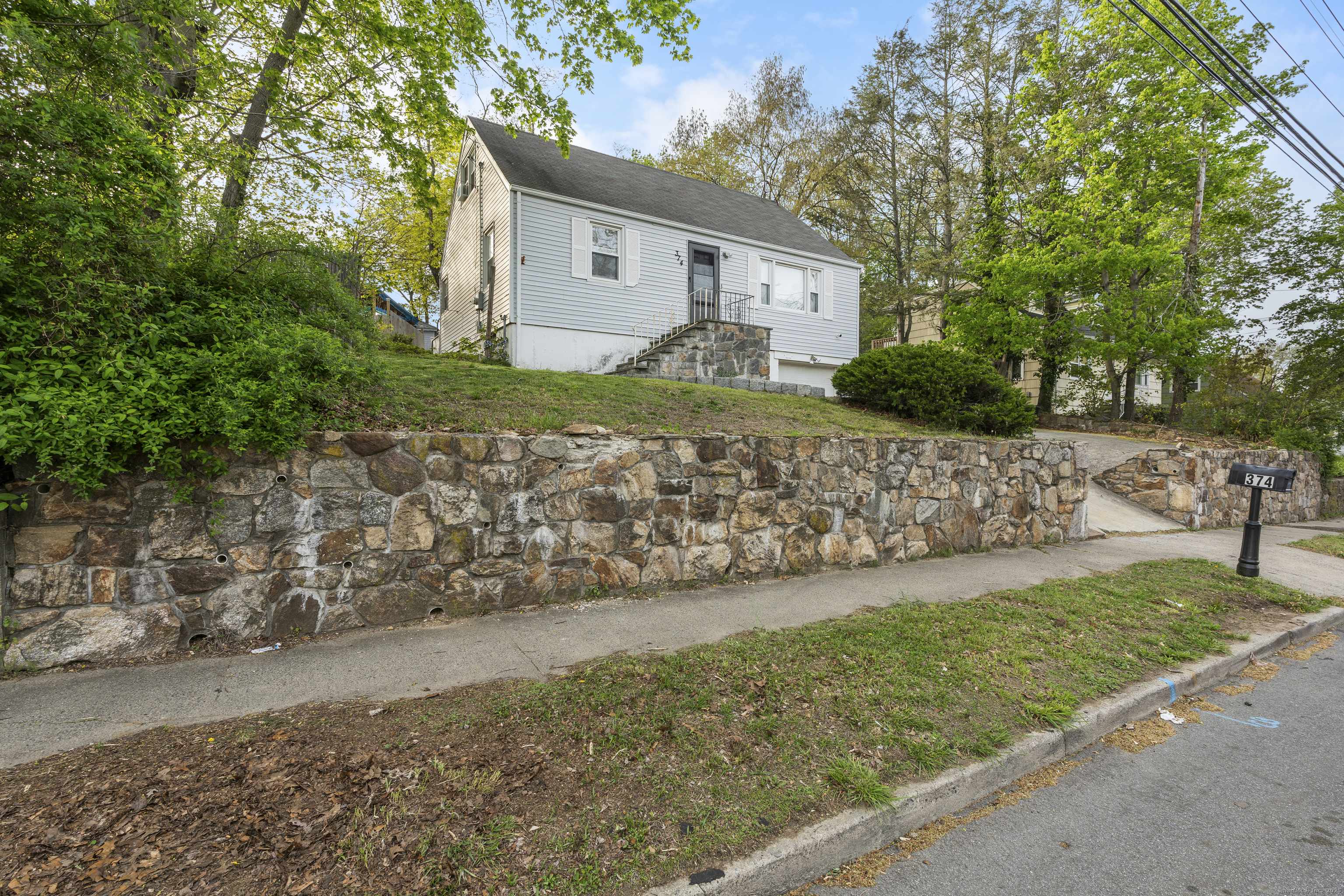 Bridgeport, CT 06606,374 Vincellette Street