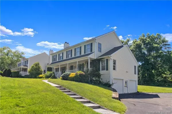 14 Mayflower Lane, Shelton, CT 06484