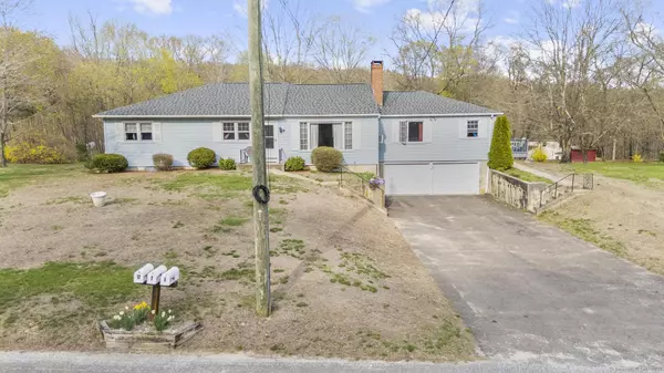 9 Highland Terrace, Essex, CT 06442