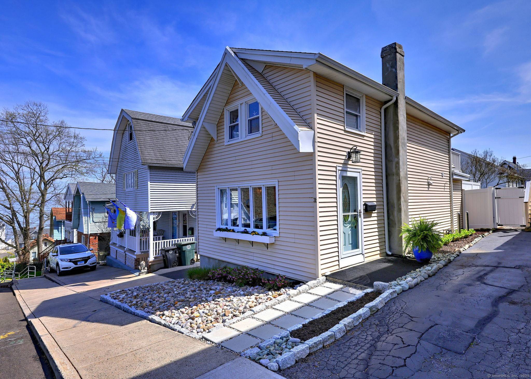 Milford, CT 06460,38 Soundview Avenue