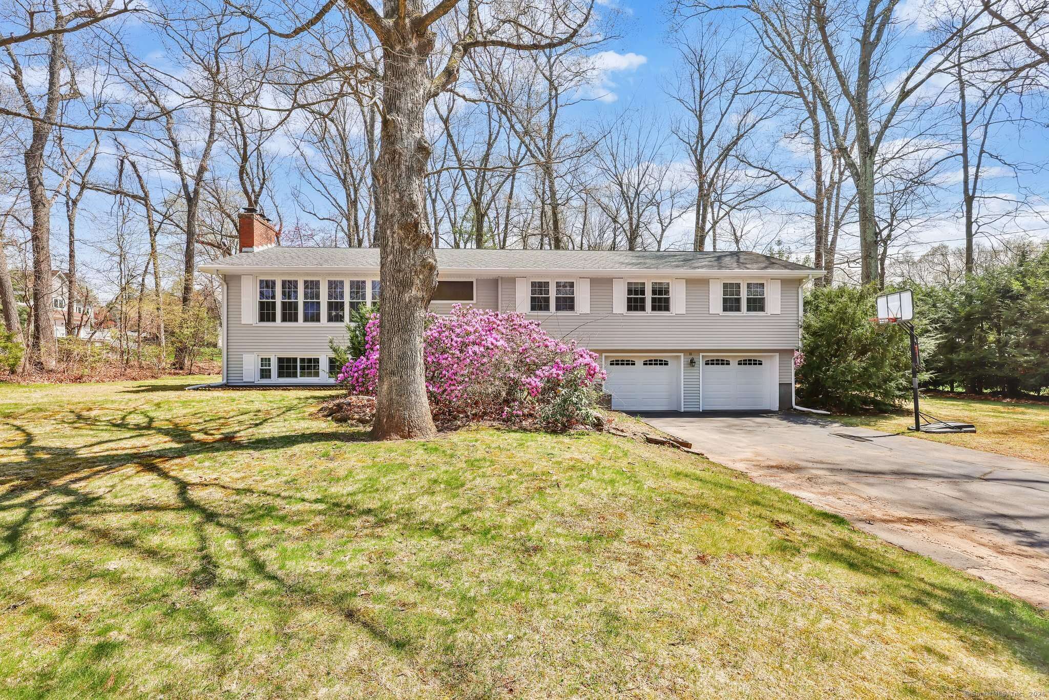 18 Greenwood Drive, South Windsor, CT 06074