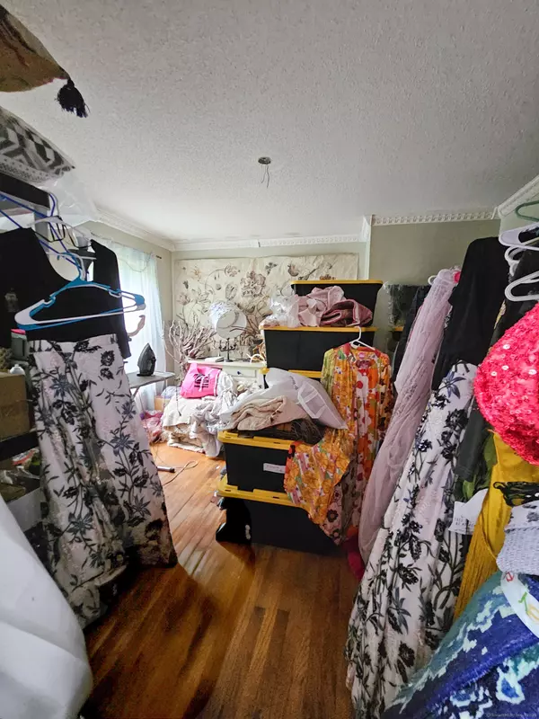 Hamden, CT 06518,935 Gaylord Mountain Road