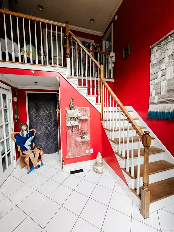 Hamden, CT 06518,935 Gaylord Mountain Road