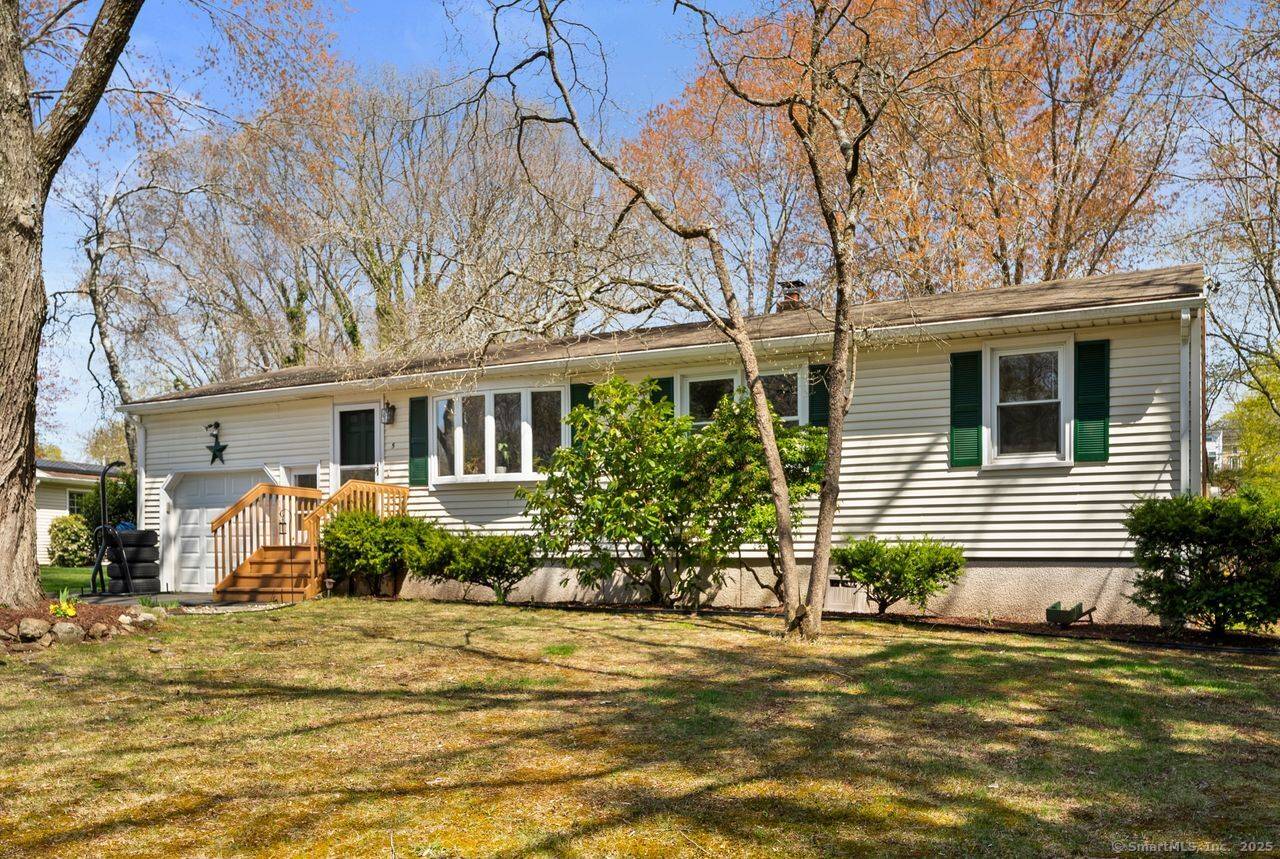 5 Burr Hill Road, North Branford, CT 06471